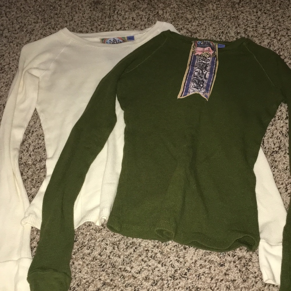 Like new 2 for 1 LAMB thermals in wht and green.